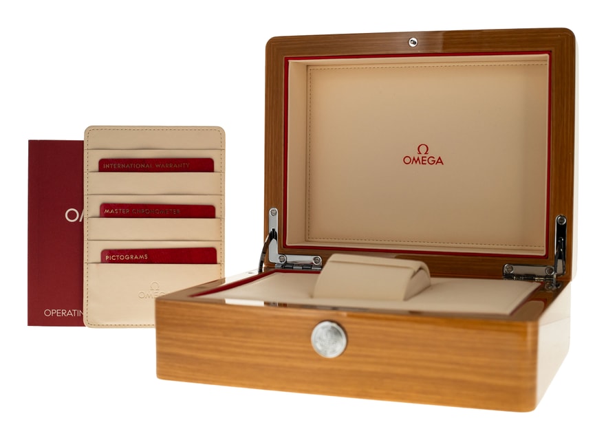 Omega Speedmaster Moonphase 304.30.44.52.01.001 Image 5